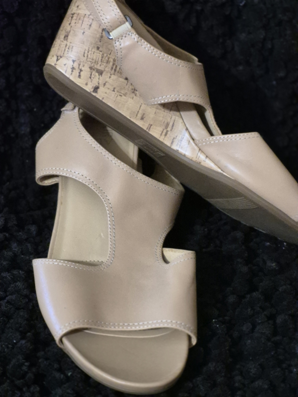 Naturalizer Women's Beige Leather Sandals - Picture 4 of 5